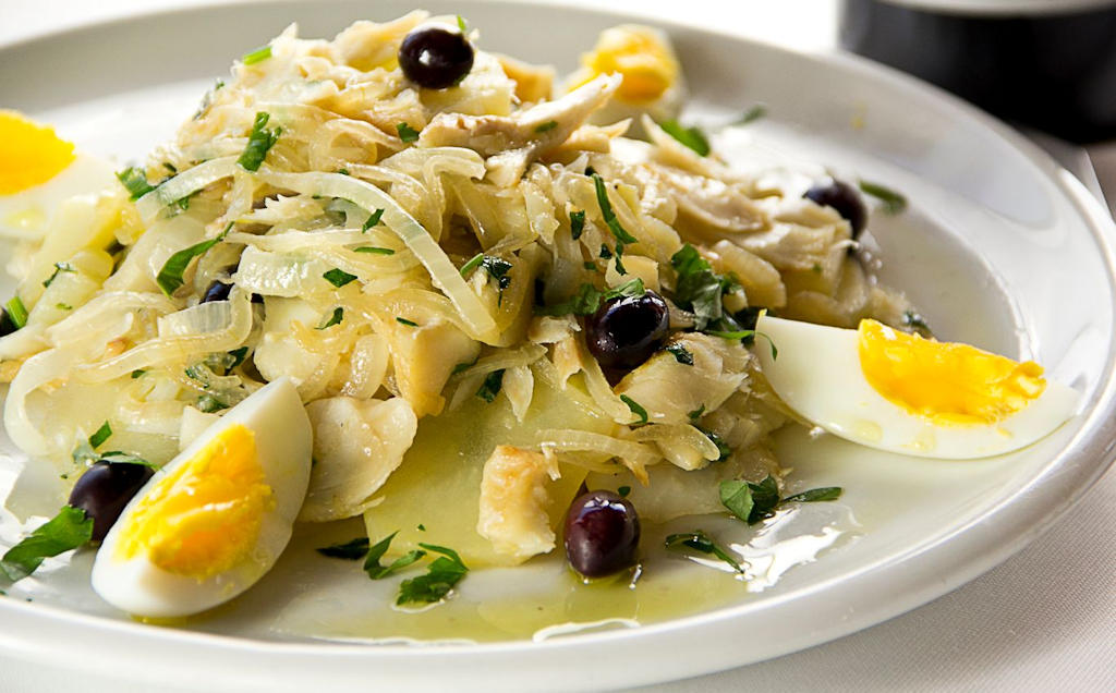 A timeless Portuguese delicacy, Bacalhau à Gomes de Sá captures the essence of tradition and flavor, celebrating the rich culinary heritage of Portugal.