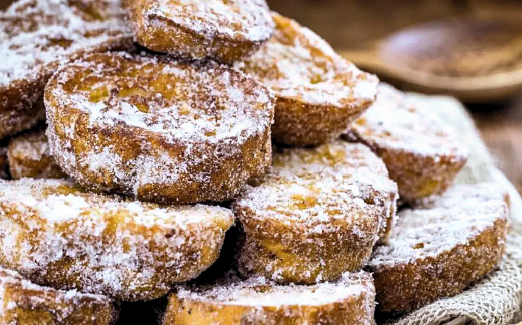 Delve into the rich history and indulgent flavors of Rabanada, a traditional Portuguese and Spanish Christmas dessert that embodies the fusion of culinary traditions in Lisbon.