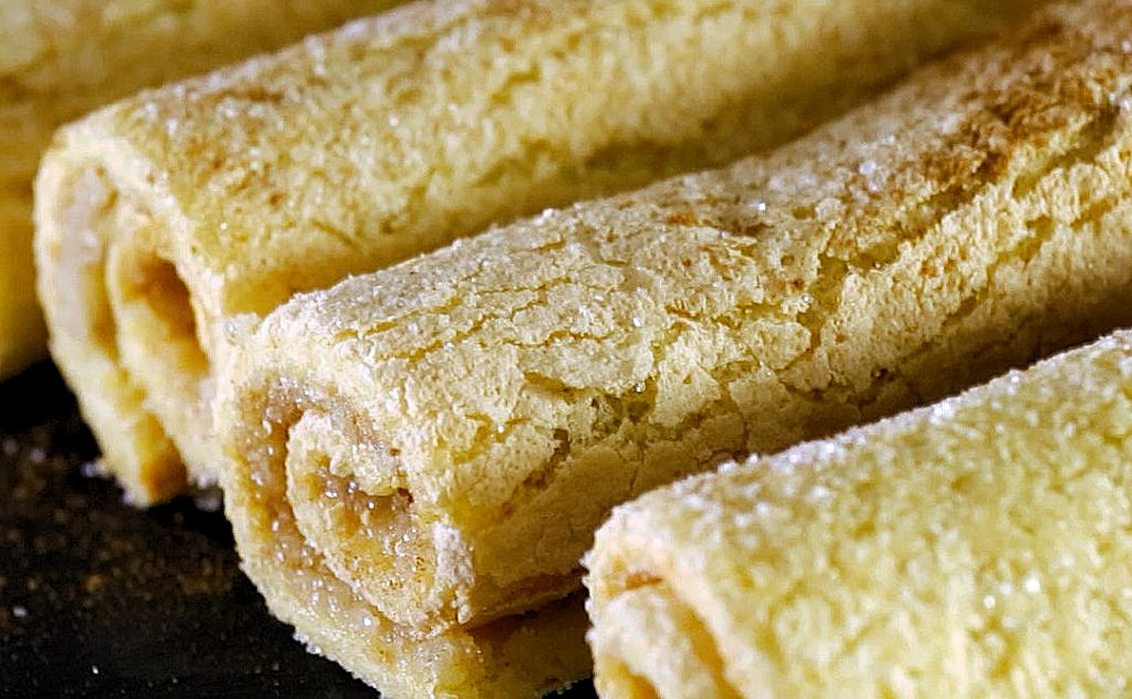 Trouxas da Malveira, a delightful dessert that merges sponge cake and creamy custard - a symbol of Mafra's cultural heritage.