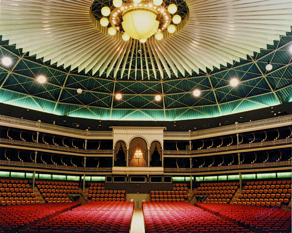 Delve into the fascinating history of Coliseu de Lisboa, from its spectacular inauguration to its iconic status as a cultural and entertainment hub in Lisbon.