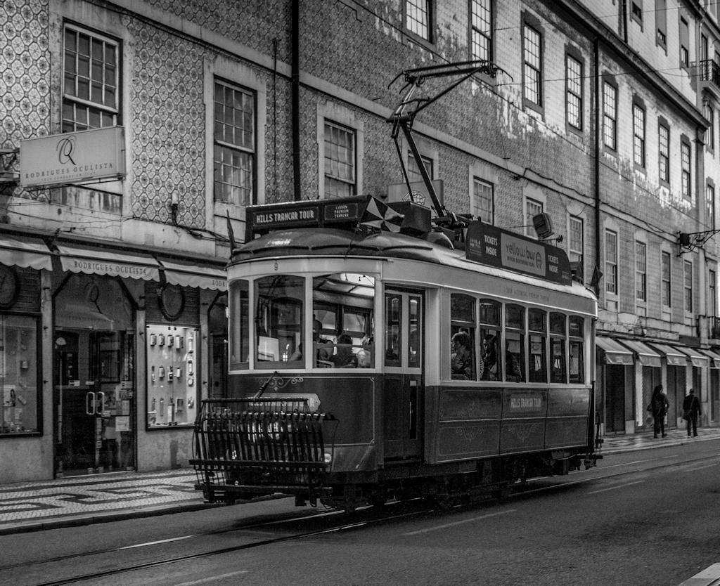 Discover the transformative impact of the introduction of electric trams in Lisbon in 1880, revolutionizing the city's public transportation system.